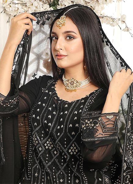 Bin-Hameed-Hoorain-Luxury-Chiffon-Embroidered-3pcs-Suit-0120-003-min.jpg Bin-Hameed-Hoorain-Luxury-Chiffon-Embroidered-3pcs-Suit-0120-003-min.jpg